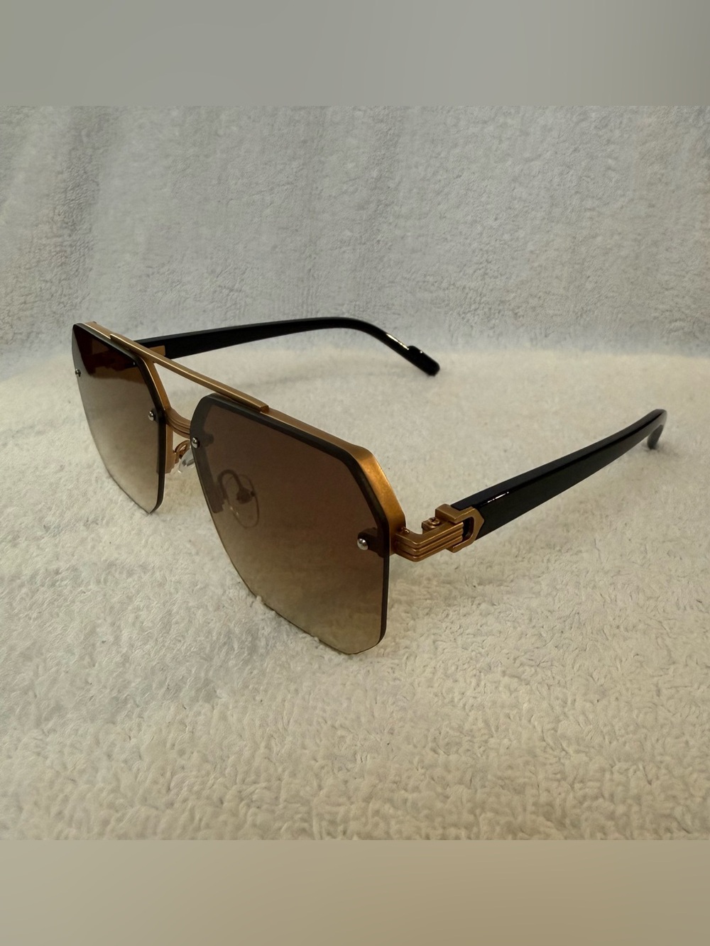 Women’s Oversized Aviator Sunglasses Gold Geometric Frame Brown Gradient Lens - Picture 2 of 3